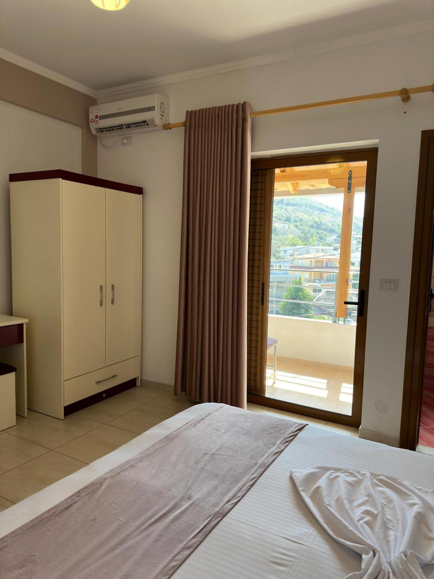 Evelina Ernild Rooms Sarandë Exterior foto